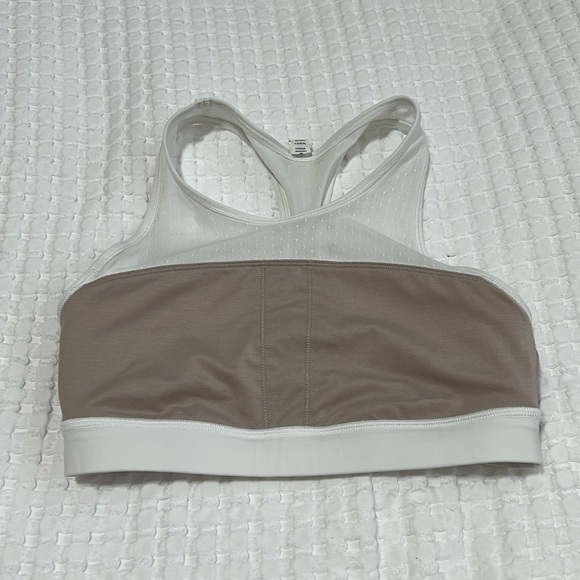 Lululemon Move White Luxtreme Mesh Sports Bra - Picture 10 of 11
